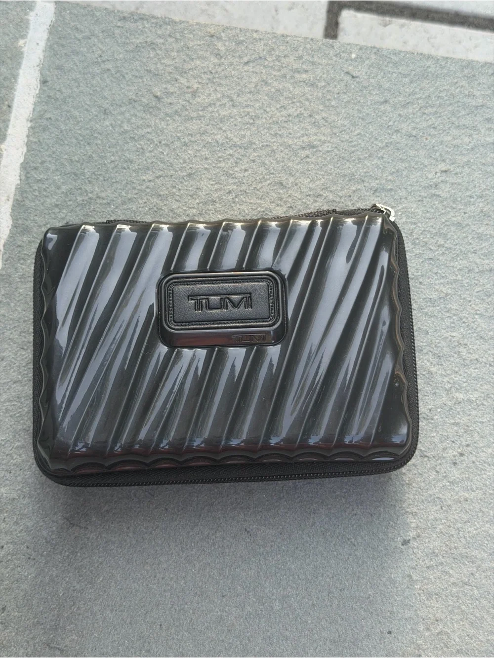 Tumi Black Glossy Hard-Shell Travel Case 6.5X5